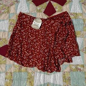 NWT sz M Altar'd State flowy skort in Floral Burgundy